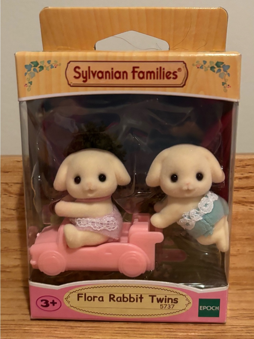 Sylvanian Families Flora Rabbit Twins Toy Set - Pink Cream Rabbits